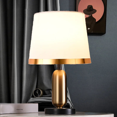 Modern American Retro Style Bedside Table Lamp