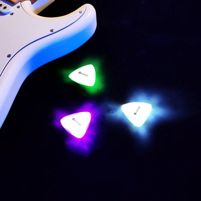 Auto-illuminated Pickpal Guitar Pick
